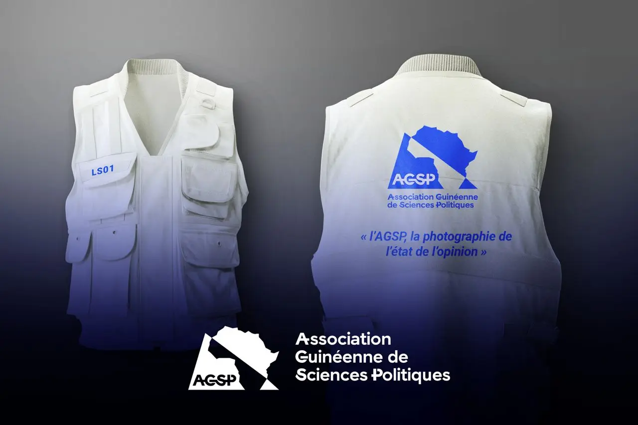 Gilets d'enquêteurs de l'AGSP, de face (badge LS01) et de dos avec le logo et la devise de l'association